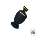 Eiskratzer mit Handschuh