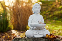 hausleben Eleganter Sitzender Buddha mit Vogelbad in Zement