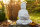 hausleben Eleganter Sitzender Buddha mit Vogelbad in Zement